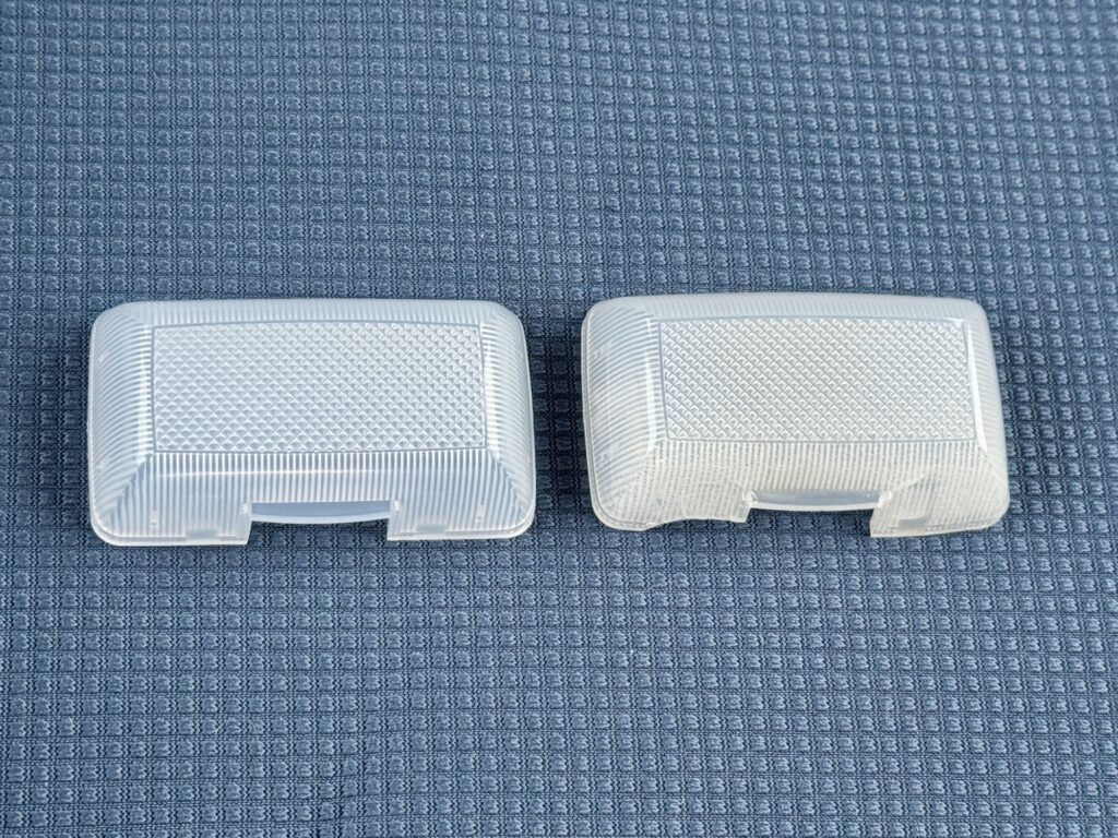 スバル サンバーバン ルームランプカバー 品番 84910TA150 新旧比較